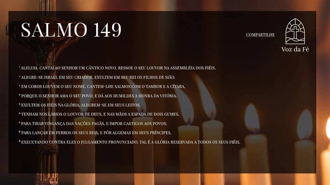 Interior de uma igreja católica, um crucifixo de Jesus Cristo, algumas velas no altar ao lado, fundo escuro e desfocado, iluminação das velas, Salmo 149 escrito